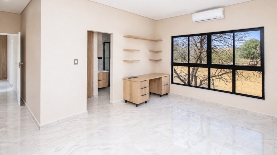 5 Bedroom Property for Sale in Meerhof North West